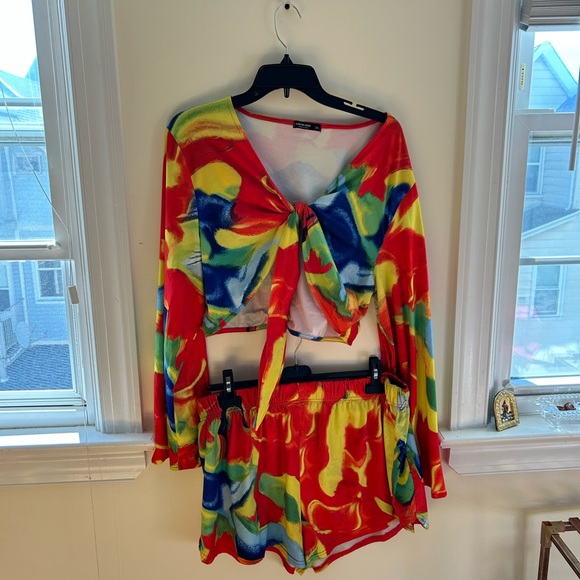 SHEIN Plus Size CURVE Tie Dye Top & Shorts Set - Picture 2 of 4